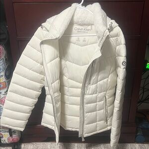 Calvin Klein Women's Cream Puffer Jacket